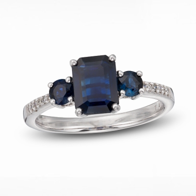 Image of blue sapphire gemstone engagement ring.
